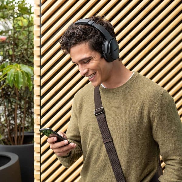 Bose QuietComfort 35 II Wireless Bluetooth Headphones, Noise-Cancelling, with Alexa voice control - Black - Image 7